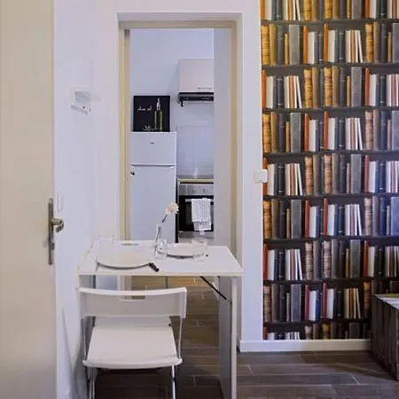 Studio Sur Pont Du Proche Centre Apartment